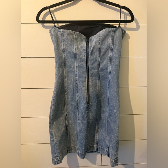 Alice + Olivia Palmer Denim Mini Dress in Rocky Blues - Picture 6 of 11